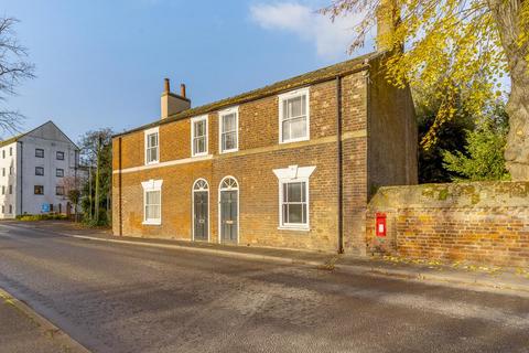 4 bedroom semi-detached house for sale, Albion Street, Spalding