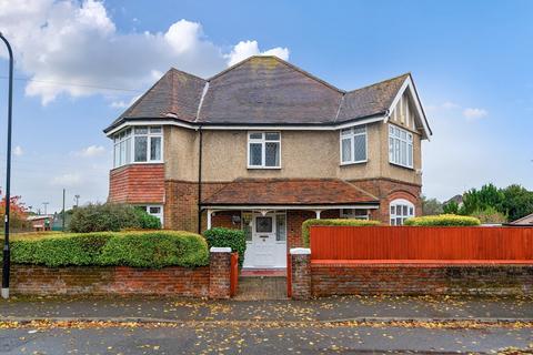 4 bedroom detached house for sale, Wilton Road, Upper Shirley, Southampton, Hampshire, SO15