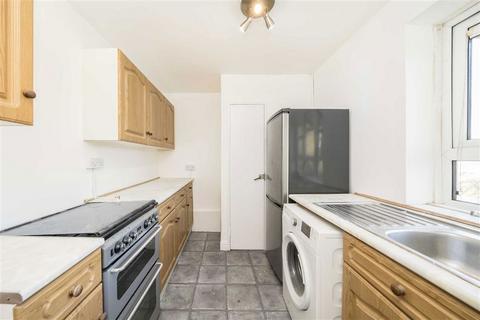 1 bedroom flat to rent, Ravens Way, London SE12