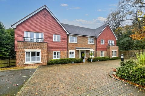 2 bedroom flat for sale, Headley Road, Grayshott, Hindhead, Hampshire