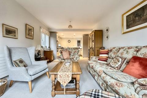 2 bedroom flat for sale, Headley Road, Grayshott, Hindhead, Hampshire