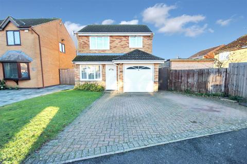 3 bedroom detached house to rent, Pevensey Close, Rushden NN10