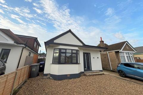 4 bedroom detached house to rent, Farleigh Road, New Haw KT15