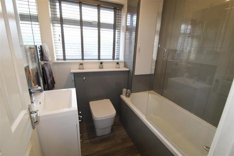 25 Chiltern Close, Horwich, Bolton, BL6 7NN