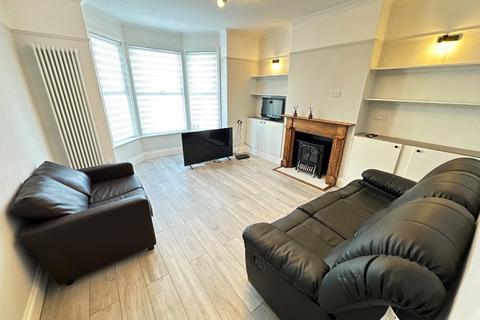 1 bedroom ground floor flat to rent, Salisbury Road, Luton, Bedfordshire, LU1 5AR