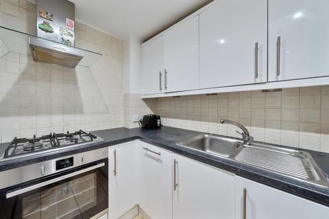 3 bedroom flat for sale, Queensway,  London,  W2