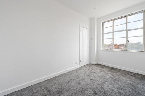 1 bedroom flat to rent, Hamlet Gardens, Hammersmith W6