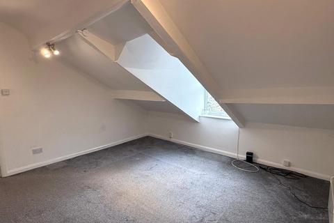 1 bedroom house to rent, Trafalgar Road, Dewsbury, West Yorkshire, WF13