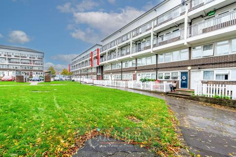 3 bedroom maisonette for sale, Belvoir Close, Mottingham, SE9