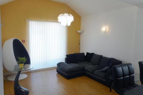 3 bedroom apartment to rent, Richmond Road, Cardiff