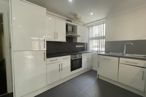 3 bedroom apartment to rent, Richmond Road, Cardiff