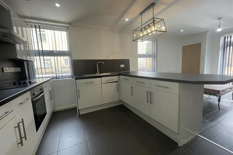 3 bedroom apartment to rent, Richmond Road, Cardiff