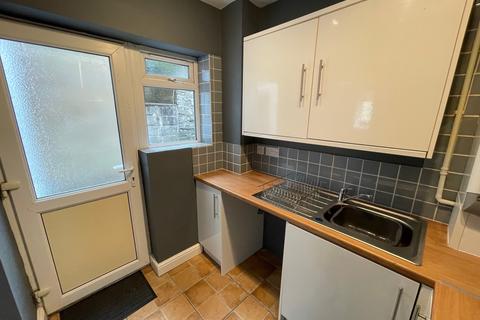 3 bedroom terraced house to rent, Victoria Street, Mountain Ash, CF45 3AP