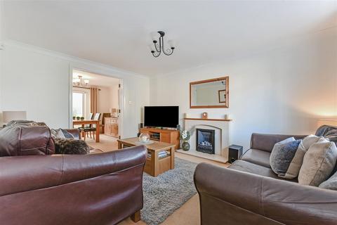 4 bedroom detached house for sale, Beacon Drive, Selsey,