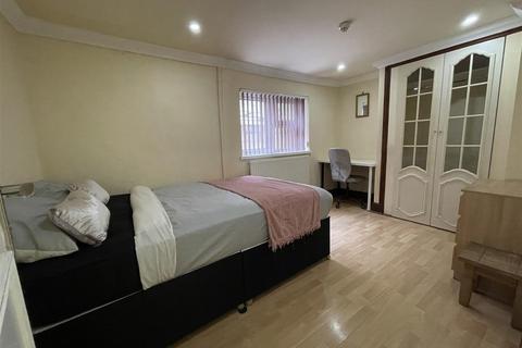 3 bedroom apartment to rent, 12 Northcote Street, Cardiff