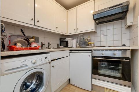 1 bedroom apartment for sale, Wilton Road, REDHILL, Surrey, RH1