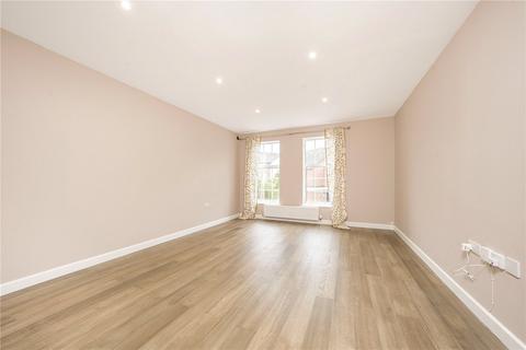 3 bedroom end of terrace house to rent, Park Crescent