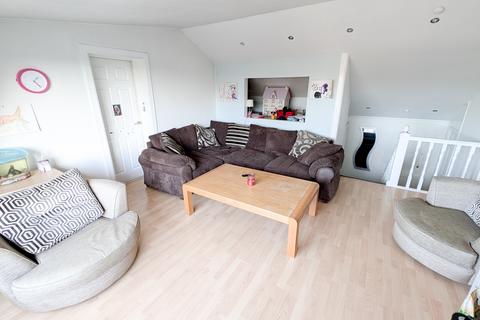 3 bedroom end of terrace house for sale, McGregor Road, Cumbernauld G67