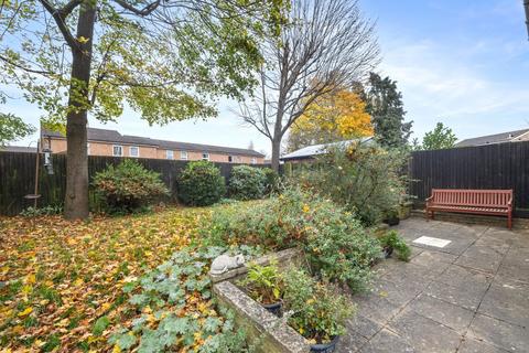 3 bedroom semi-detached house for sale, Mill Close, Horley RH6