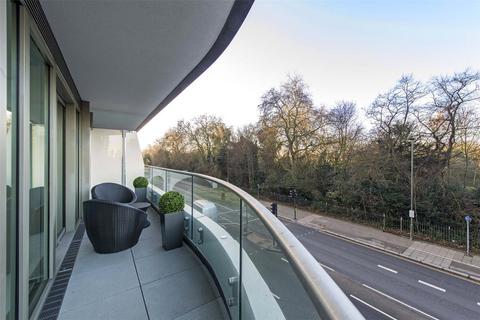 3 bedroom apartment to rent, Cascade Court, 1 Sopwith Way, London, SW11