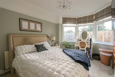 3 bedroom apartment for sale, Marguerite Drive, Leigh-on-Sea, Essex, SS9