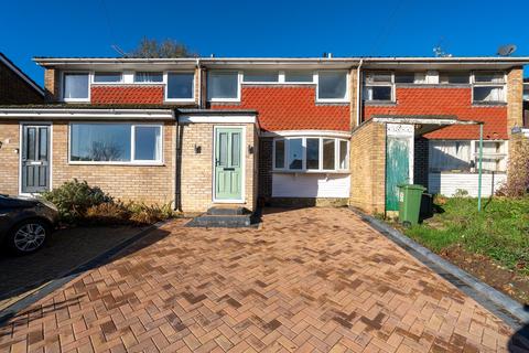 3 bedroom terraced house to rent, Ryder Close, Bovingdon, Hemel Hempstead, Hertfordshire, HP3