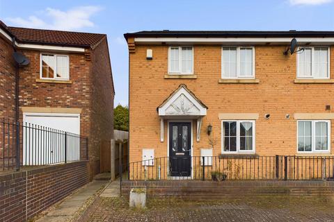 3 bedroom townhouse for sale, Clementine Drive, Nottingham NG3