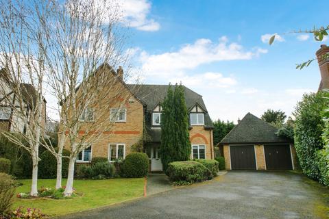 5 bedroom detached house to rent, Oakdene, Beaconsfield, Bucks, HP9