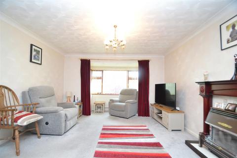 3 bedroom detached bungalow for sale, Fieldfare Road, Carisbrooke