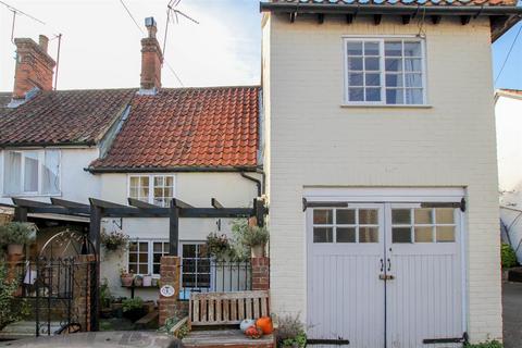 2 bedroom terraced house to rent, Church Street, Saffron Walden CB10