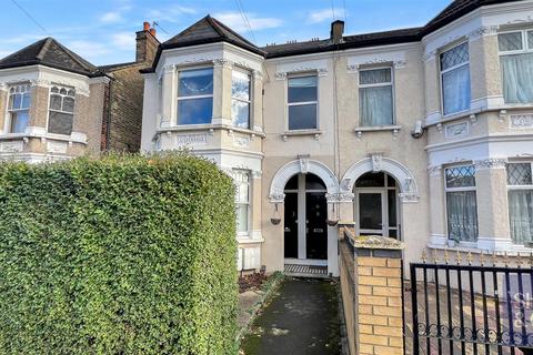 2 bedroom maisonette for sale, Witham Road, Isleworth TW7