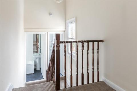 2 bedroom flat to rent, Albion Road, Stoke Newington, London, N16