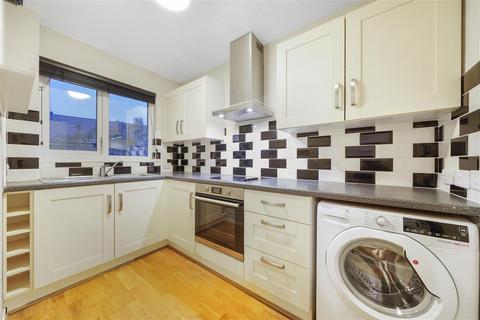 1 bedroom maisonette for sale, Milford Mews, SW16