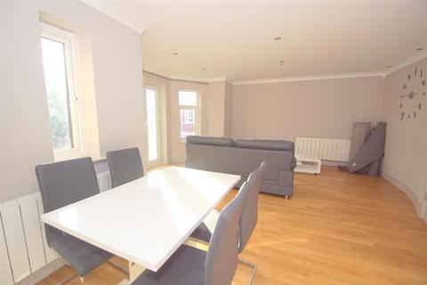 2 bedroom flat to rent, The Hall, Chapel Allerton, Leeds