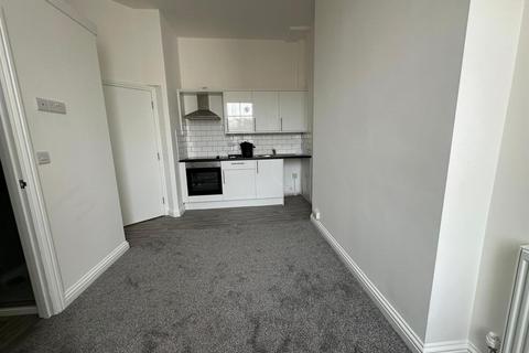 Studio to rent, 25 Belgrave Road, Torquay TQ2