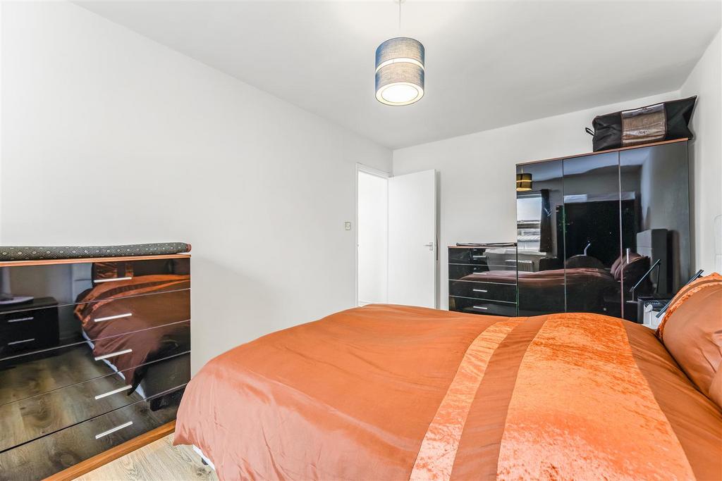 Flat h 147-149 Hoe street-10.jpg