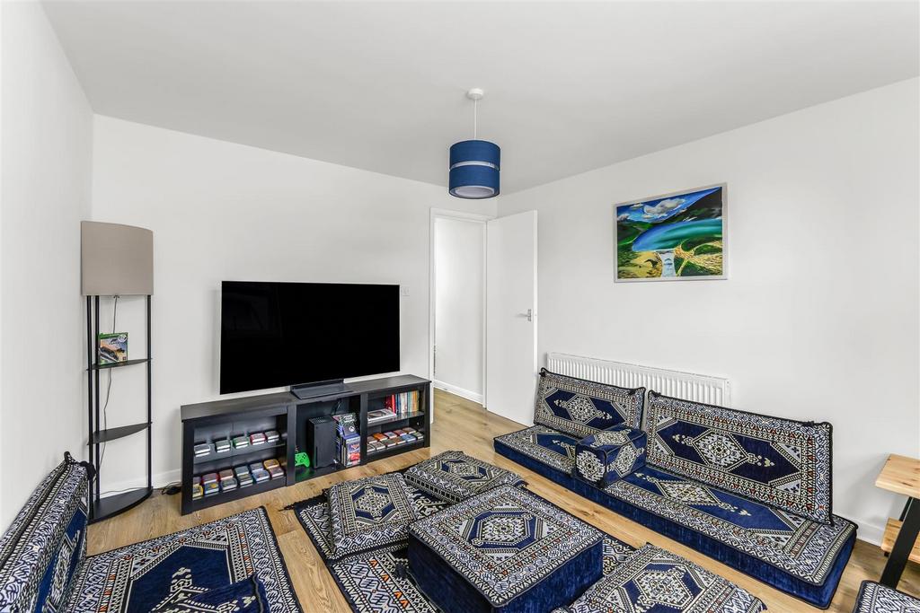 Flat h 147-149 Hoe street-3.jpg