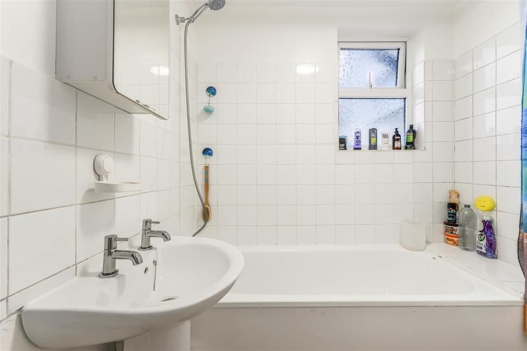 Flat h 147-149 Hoe street-5.jpg