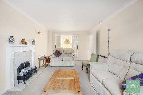 1 bedroom retirement property for sale, Woodmere Court, London, N14