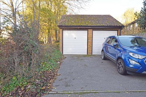 2 bedroom terraced house for sale, Meresborough Road, Rainham