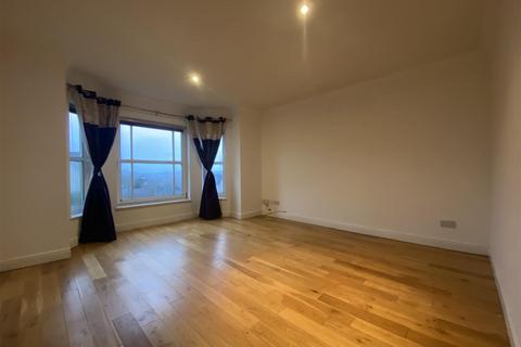 2 bedroom flat to rent, Cornhill Road, Perth