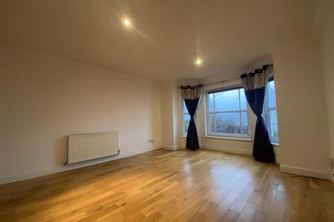 2 bedroom flat to rent, Cornhill Road, Perth