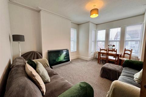 3 bedroom apartment to rent, Elderton Road, Westcliff-On-Sea