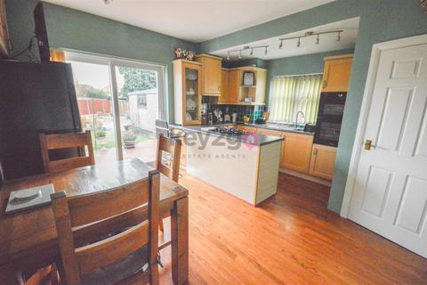 3 bedroom semi-detached house for sale, Hurlfield Drive, Sheffield, S12