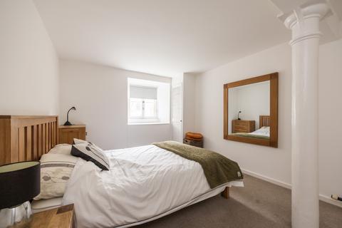 2 bedroom flat for sale, Campbells Close, Edinburgh EH8