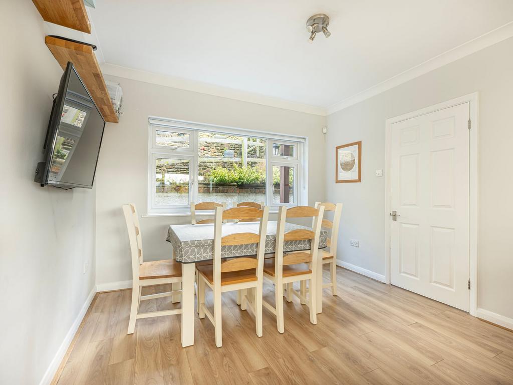 Kitchen/Dining Area