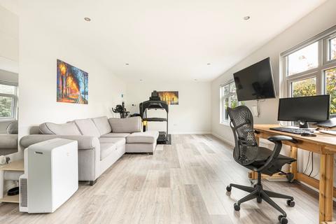 25a Cliff End, Purley, CR8 1BP