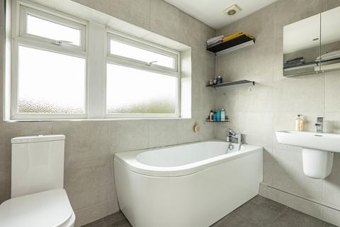 25a Cliff End, Purley, CR8 1BP
