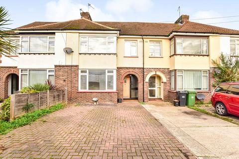 4 bedroom terraced house to rent, Woodville Road, Kent ME15