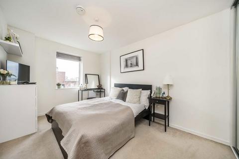 2 bedroom flat for sale, London Road, Isleworth TW7